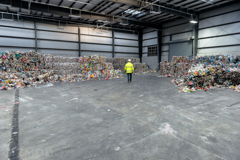 Illustration for article titled A Tour of the Largest Commingled Recycling Plant in the U.S.